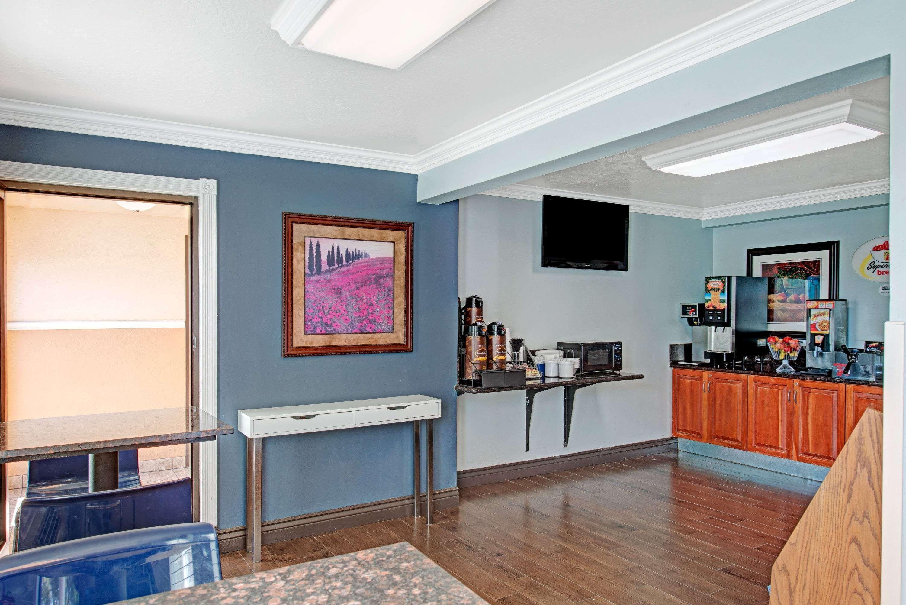 Super 8 By Wyndham Sacramento/Florin Rd Hotel Freeport Exterior photo
